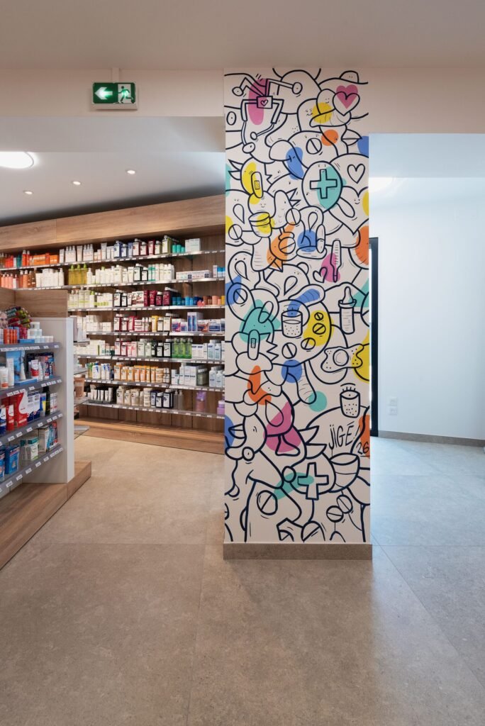 Rénovation complète d&rsquo;une pharmacie en site occupé — photo 4